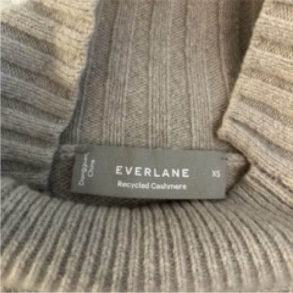 EVERLANE Cashmere Ribbed Turtleneck - Worn Once! - Picture 4 of 4